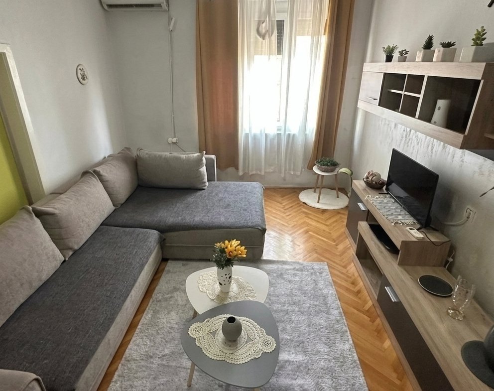 Izdavanje – jednosoban, komforan, namješten stan u Centru