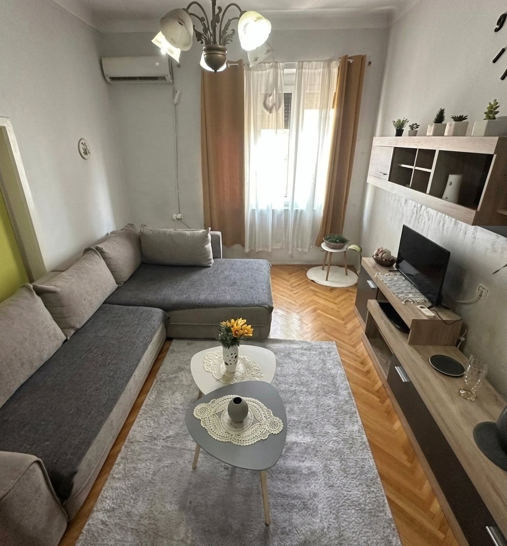 Izdavanje – jednosoban, komforan, namješten stan u Centru