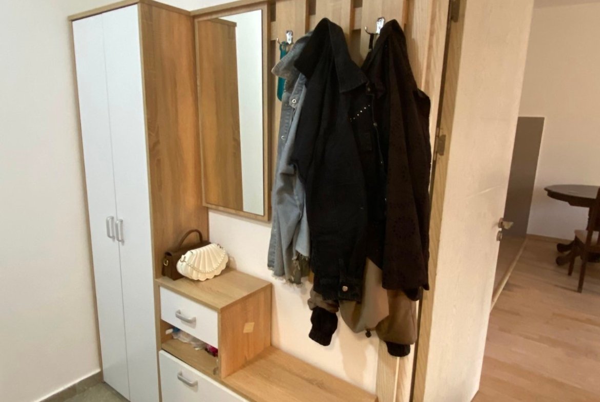 Jednosoban, namješten stan iza Big Fashion-a