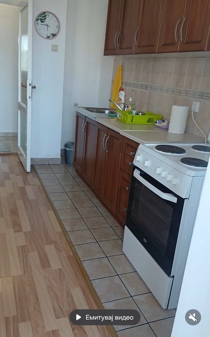 Izdavanje – namještena garsonjera kod Sahat kule