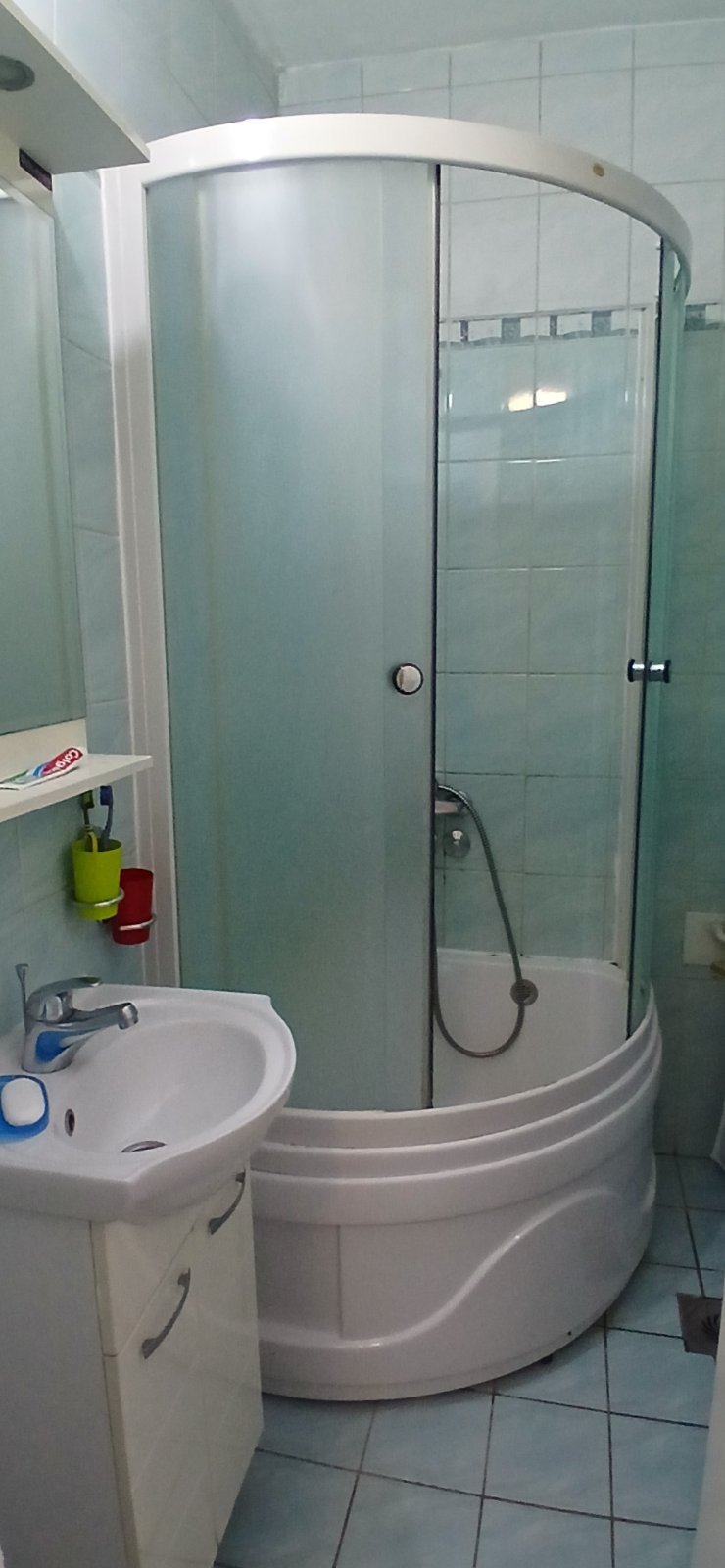 Izdavanje – namještena garsonjera kod Sahat kule