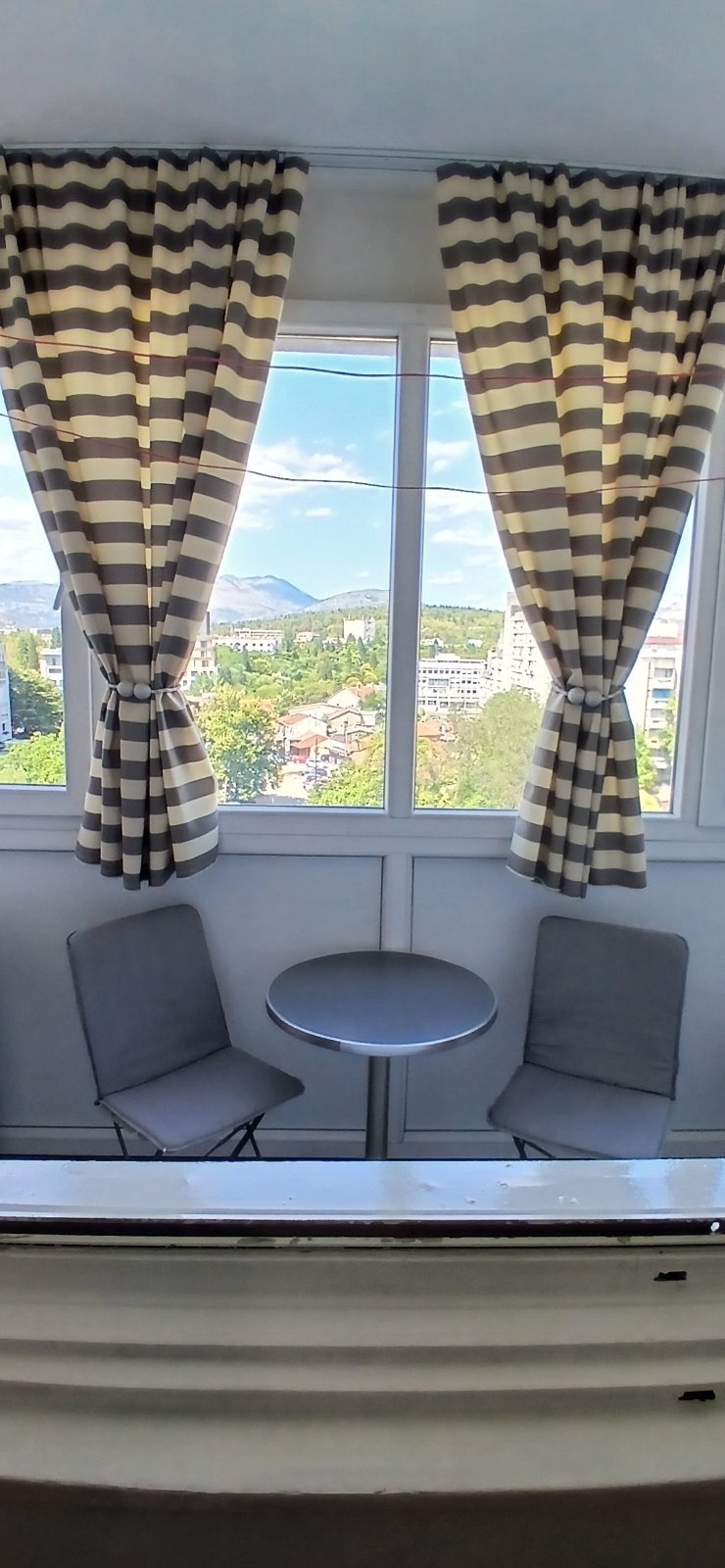 Izdavanje – namještena garsonjera kod Sahat kule