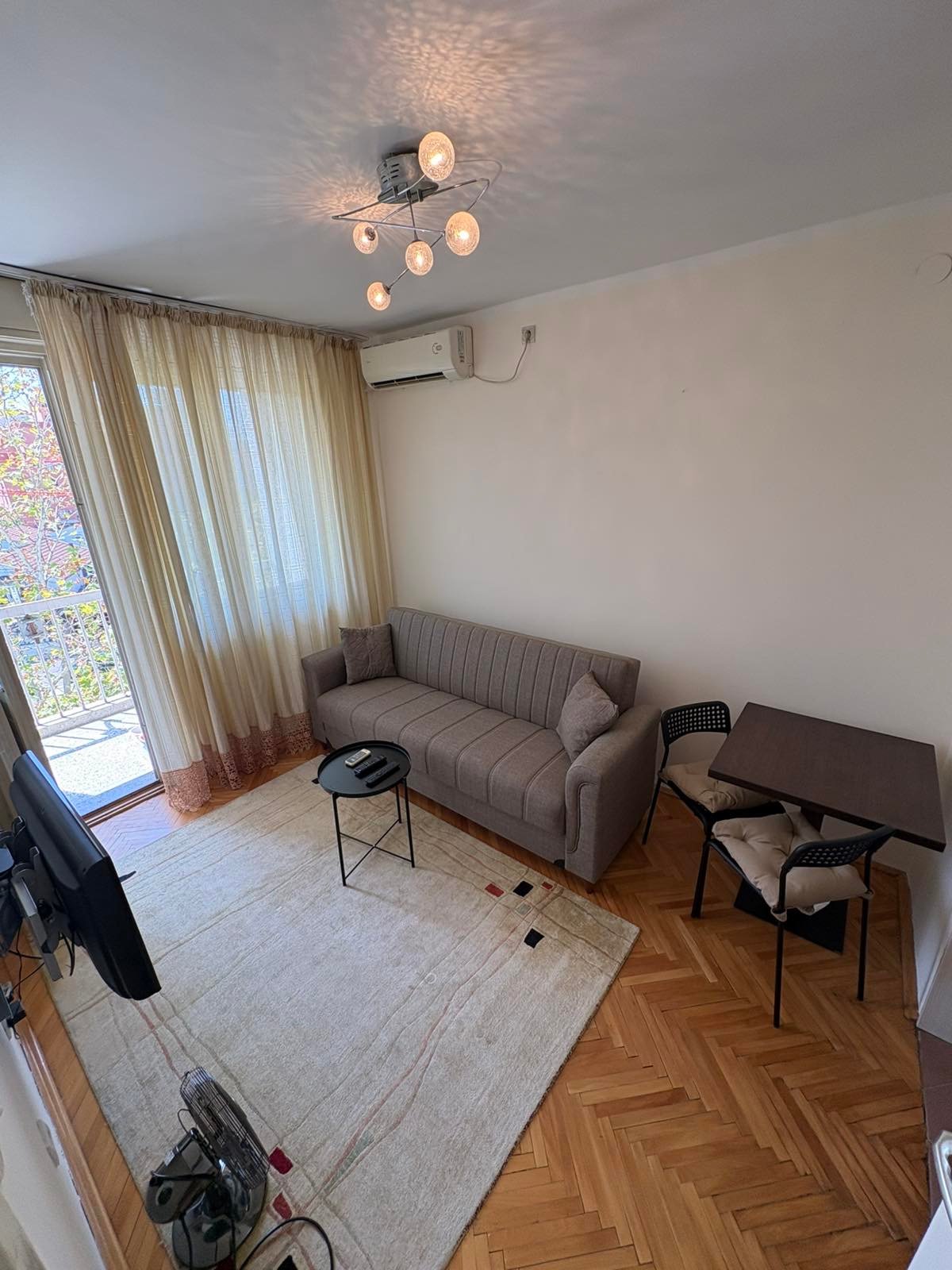 IMG_3130 Izdavanje – jednosoban, renoviran, lijepo namješten stan blizu Gintaša