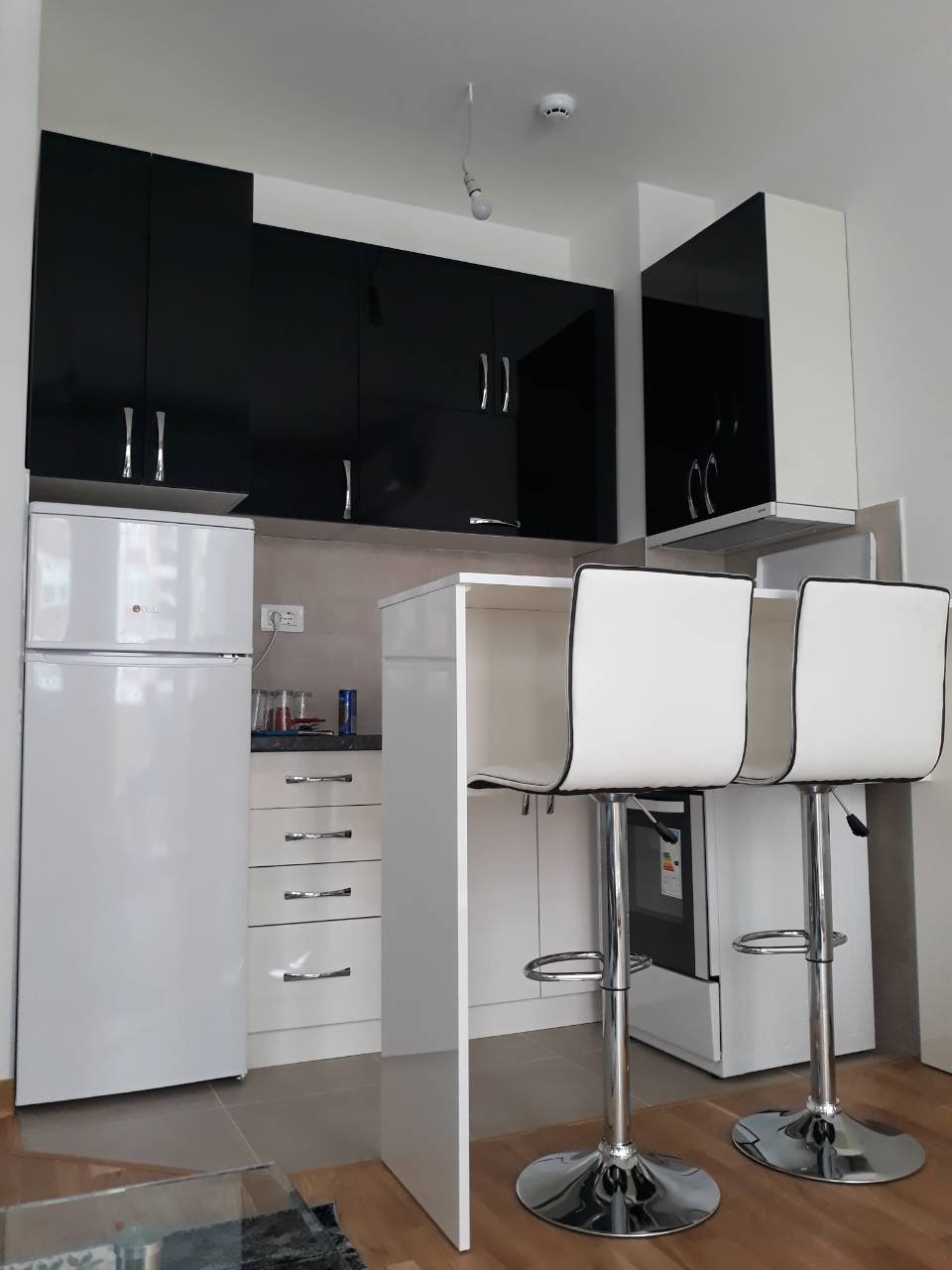 Lijepo namještena garsonjera – City kej