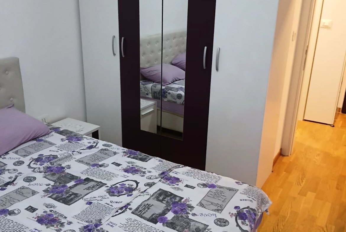 Izdavanje – jednosoban, lijepo namješten stan u City keju