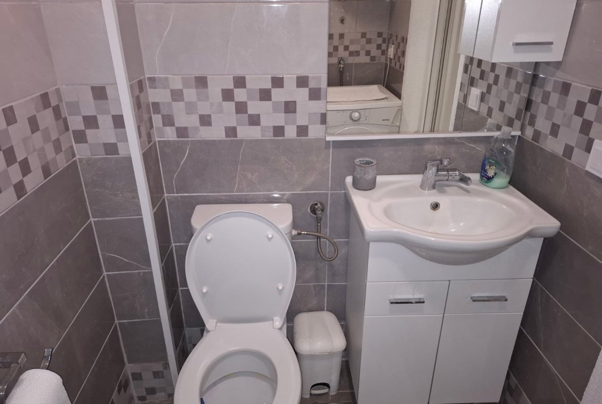 Izdavanje – jednosoban, manji, namješten stan kod Bazara