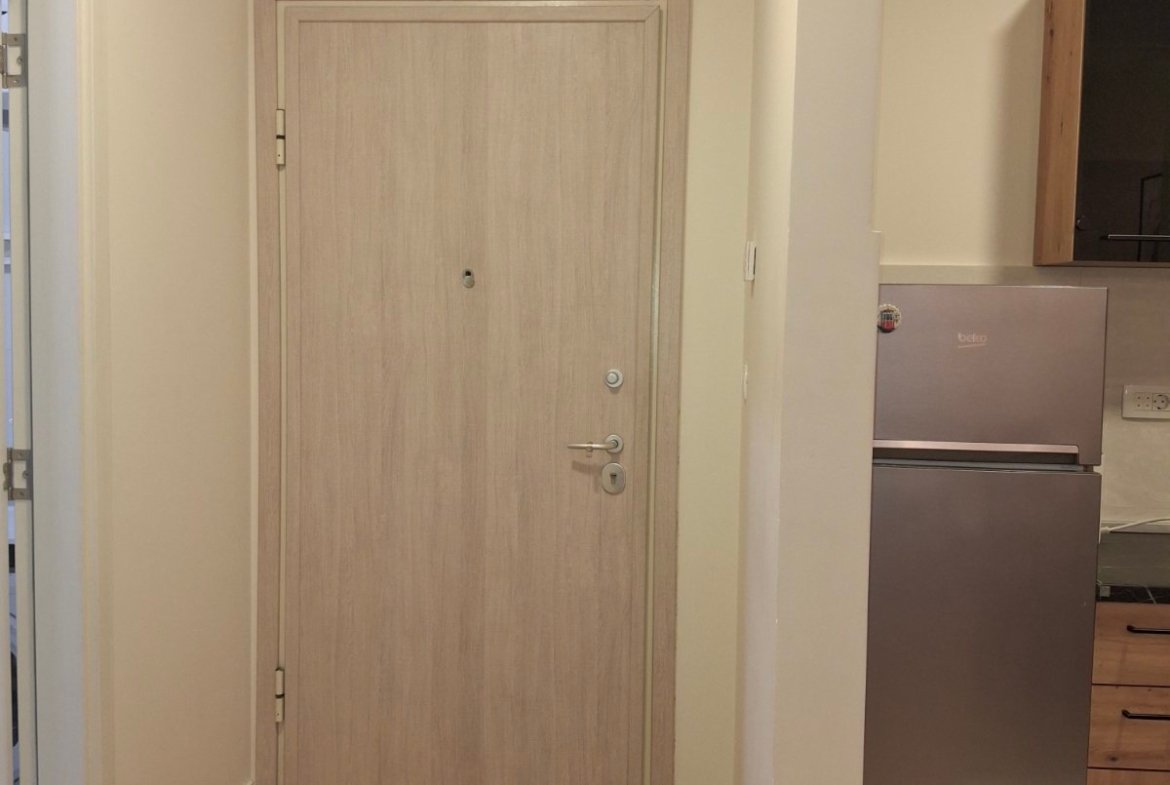 Izdavanje – jednosoban, lijepo namješten stan u Central Point-u