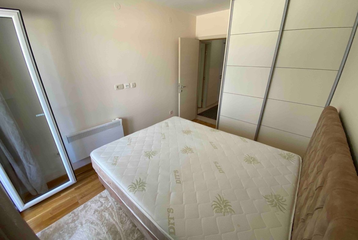 Izdavanje – jednosoban, lijepo namješten stan u City keju