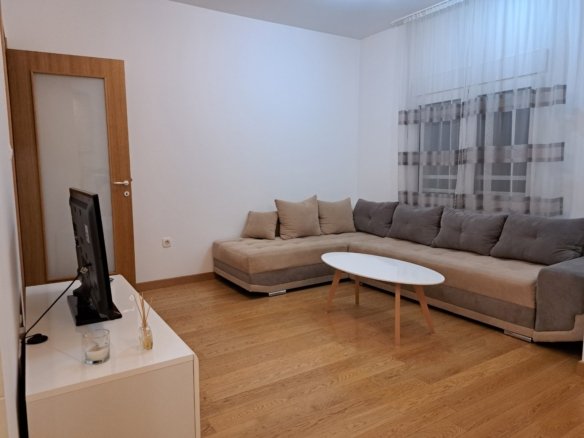 Izdavanje – jednosoban, lux namješten stan u Dalmatinskoj ulici