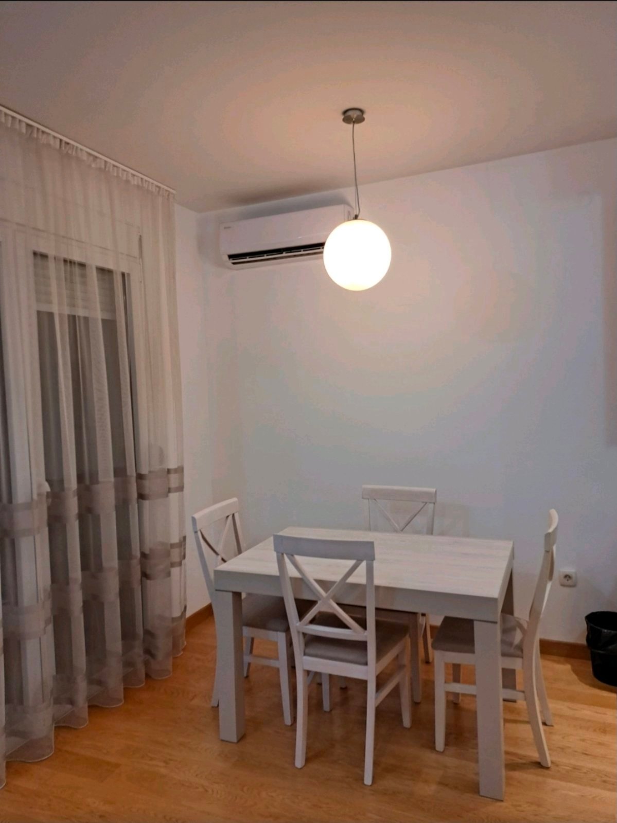 Izdavanje – jednosoban, lux namješten stan u Dalmatinskoj ulici