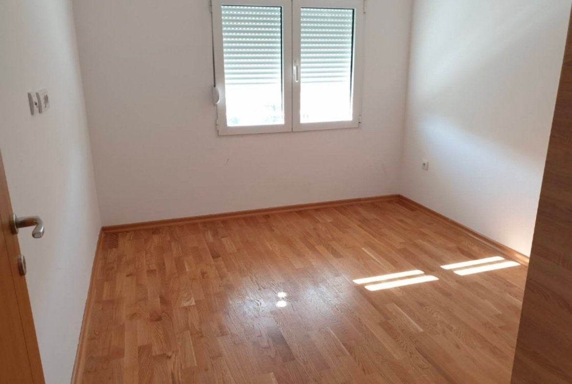 Izdavanje – dvosoban, prazan stan u Bloku 9