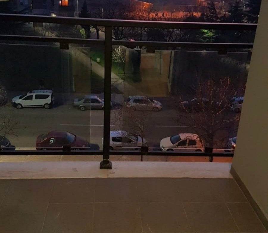 Izdavanje – dvosoban, prazan stan u Bloku 9
