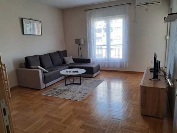Izdavanje – jednosoban, lijepo namješten stan na Zabjelu