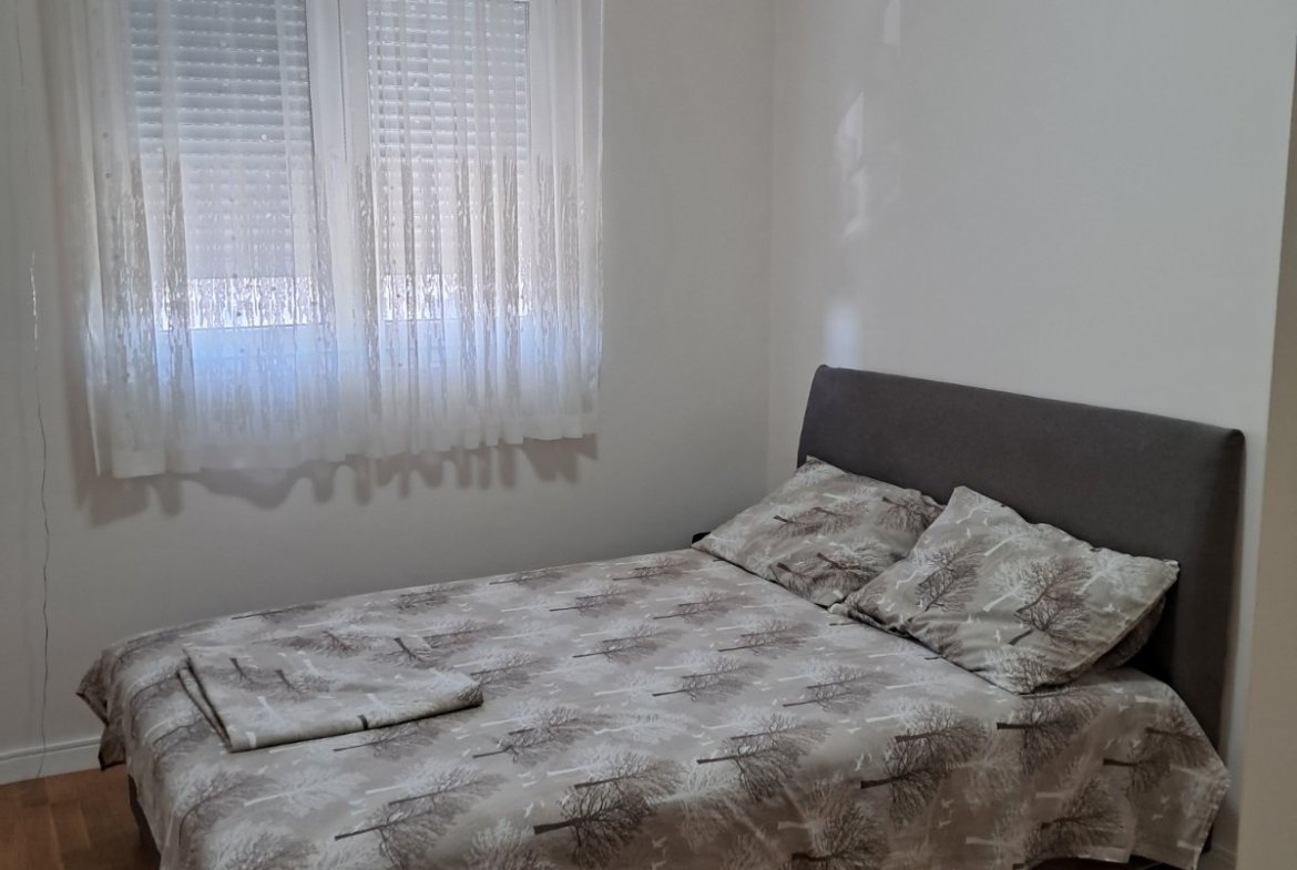 Izdavanje – jednosoban, lijepo namješten stan na Zabjelu