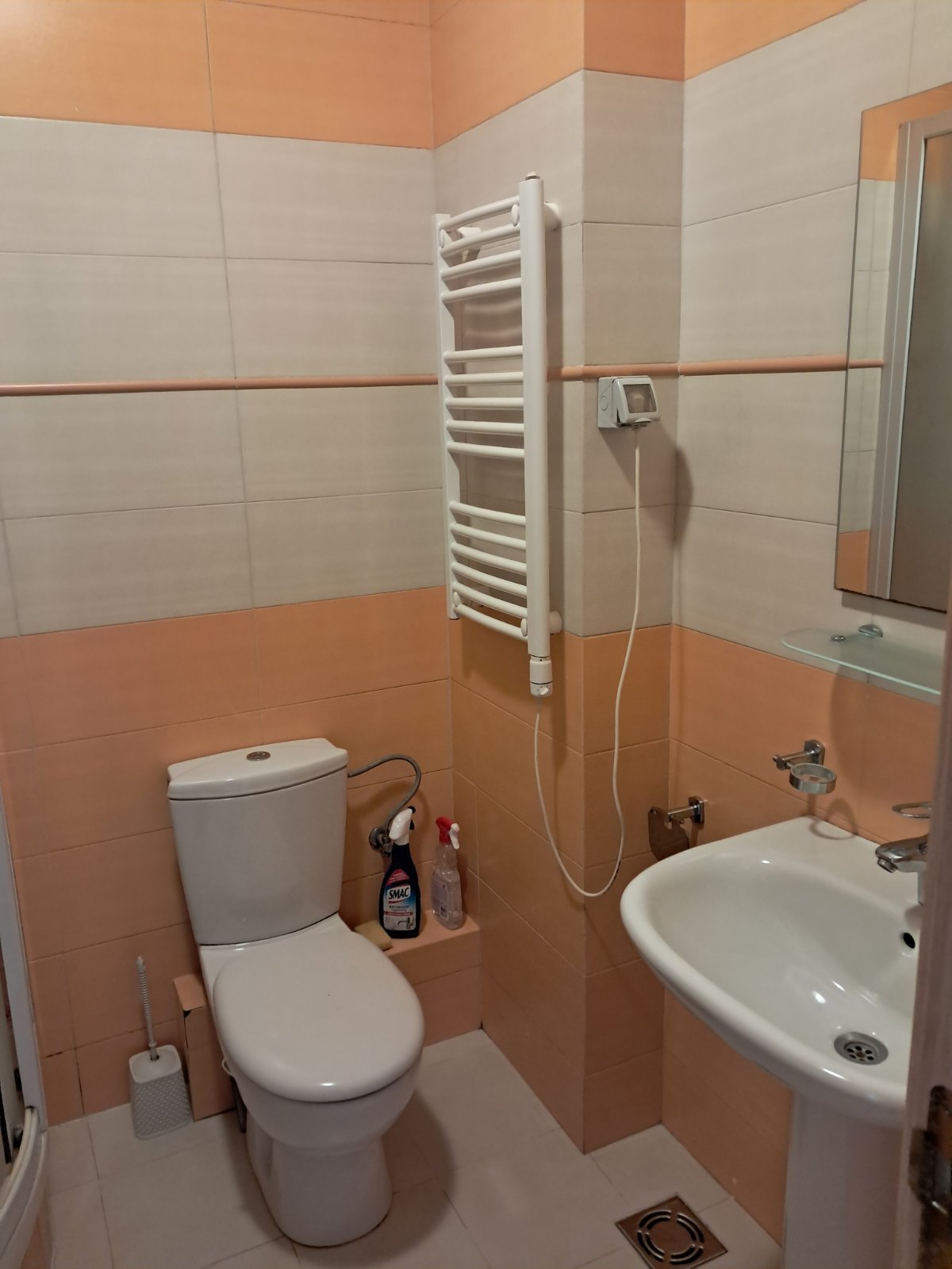 Izdavanje – jednosoban, lijepo namješten stan na Zabjelu