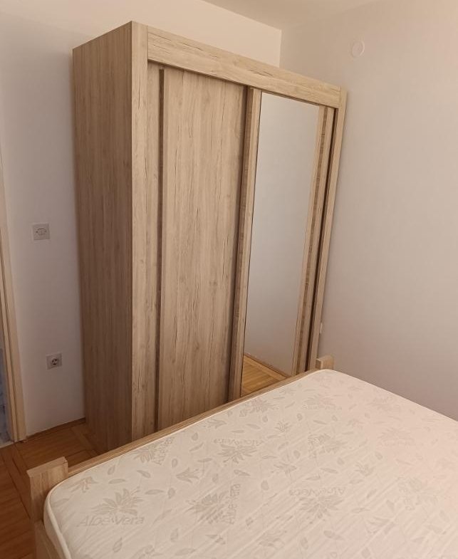 Izdavanje – jednosoban, namješten stan u Staroj Varoši