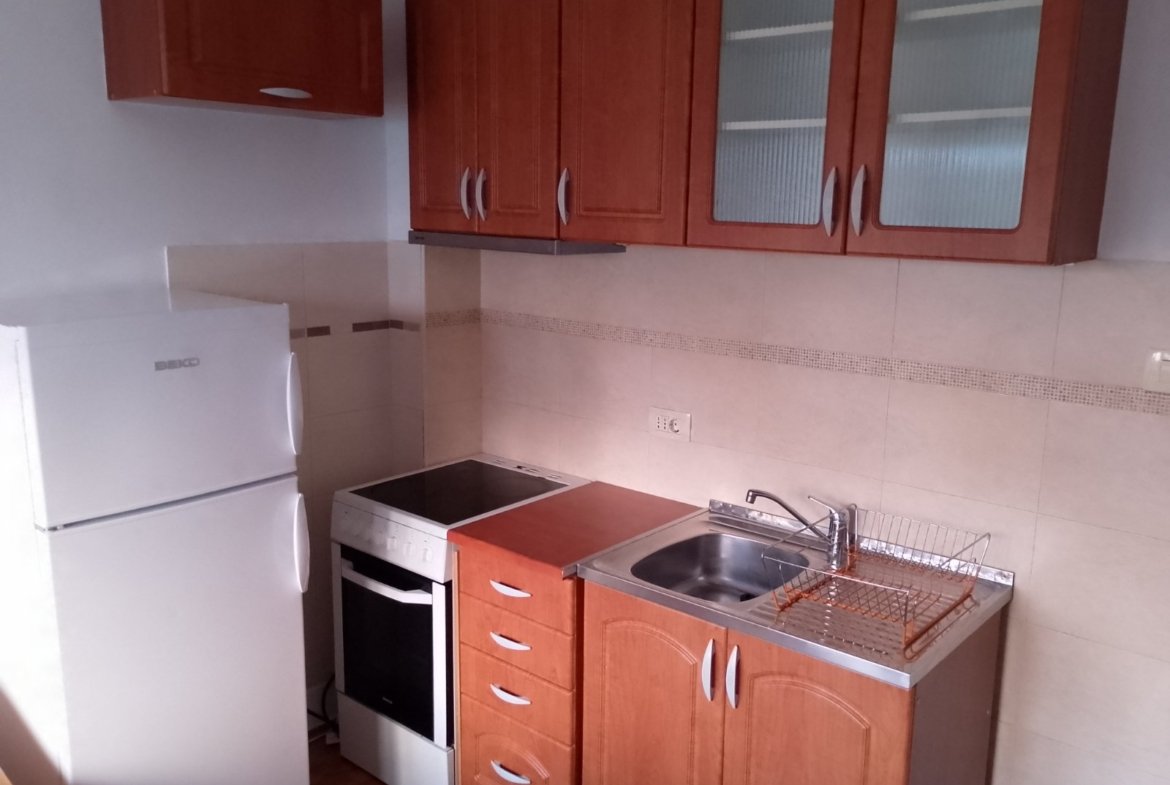 Izdavanje – jednosoban, namješten, renoviran stan Preko Morače