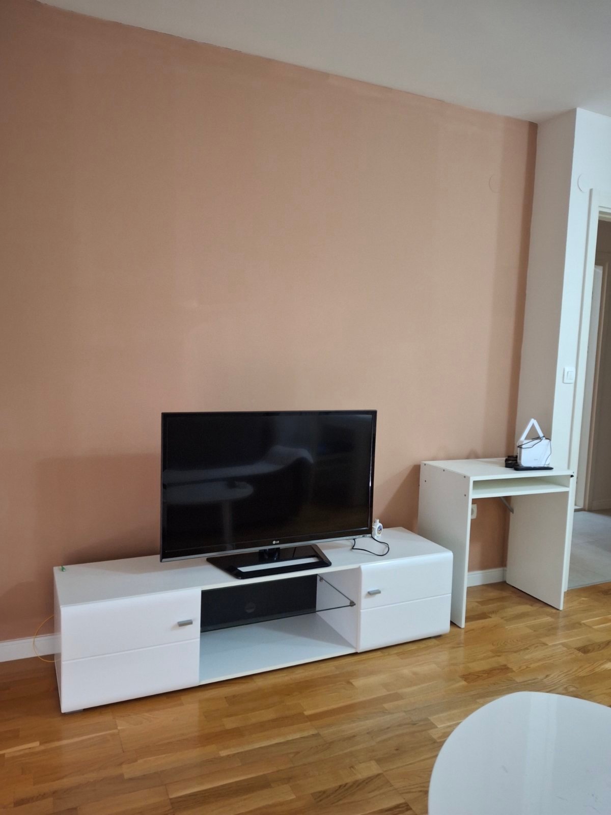 Izdavanje – jednosoban, namješten stan na Zabjelu