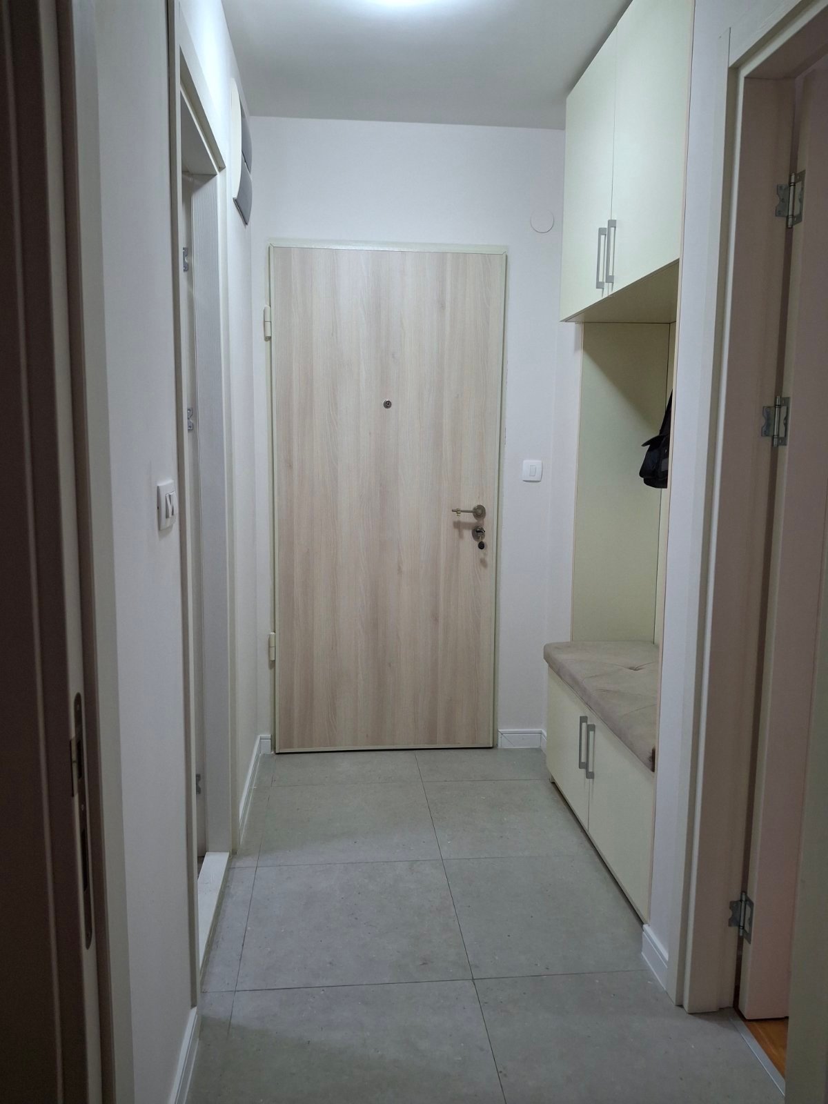 Izdavanje – jednosoban, namješten stan na Zabjelu