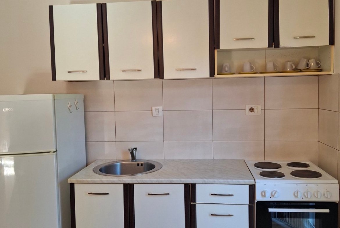 Izdavanje – jednosoban, namješten stan kod Bazara